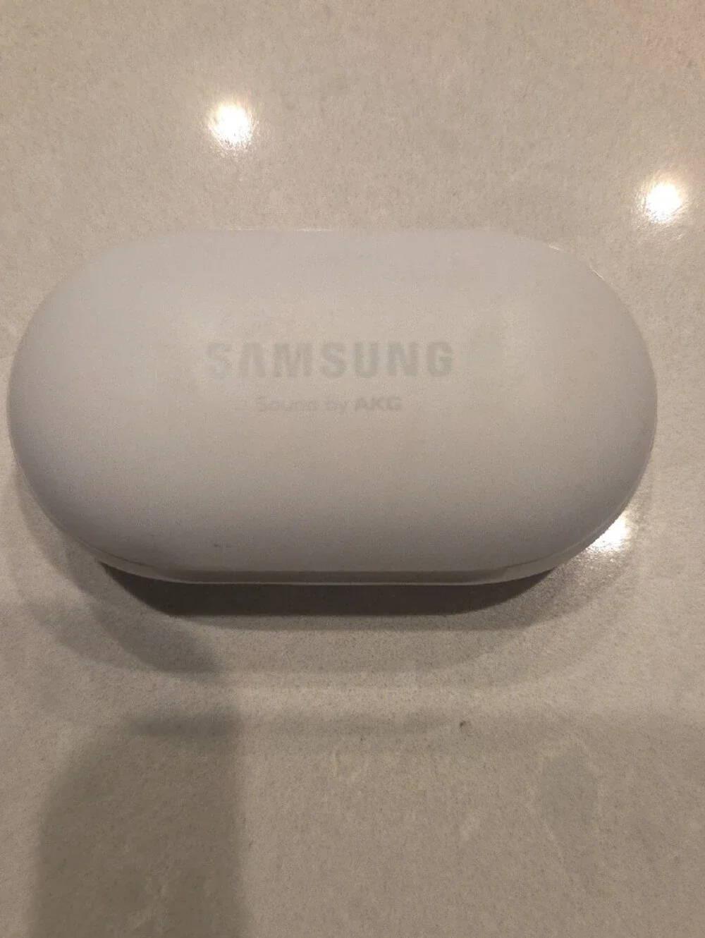 Samsung True Wireless Earbuds in Light Gray and Pearl